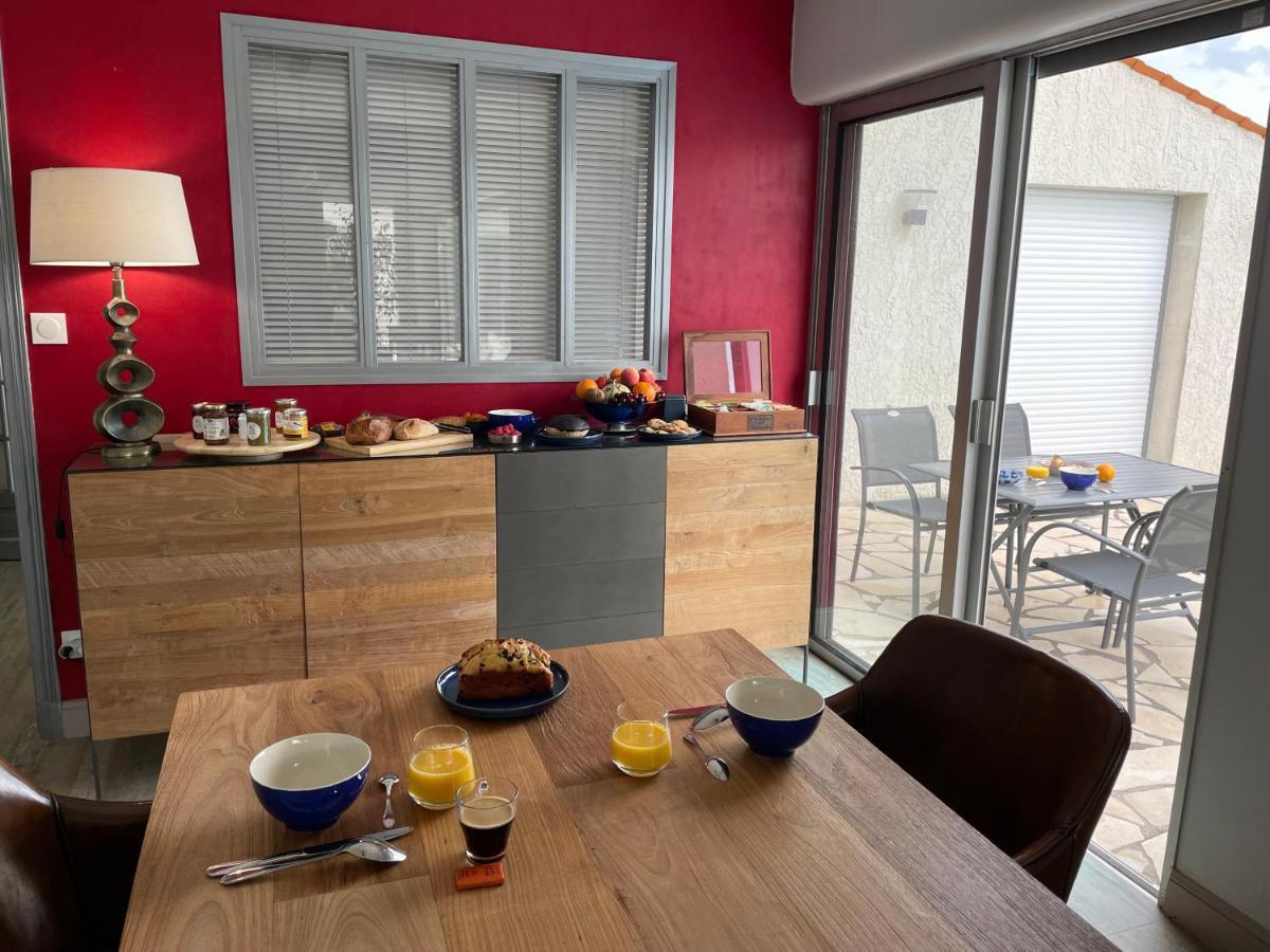 Les Pertuis Rochelais Bed & Breakfast Perigny  Exterior photo