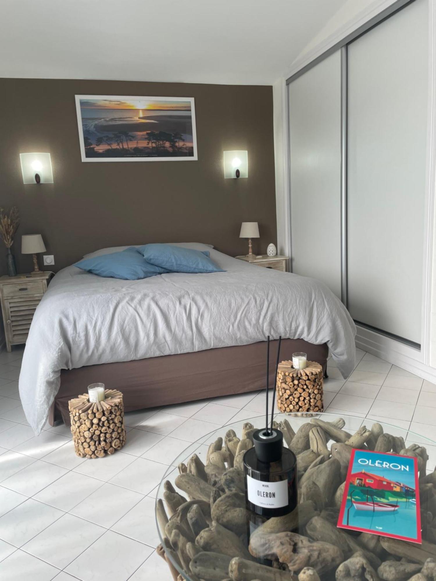 Les Pertuis Rochelais Bed & Breakfast Perigny  Room photo