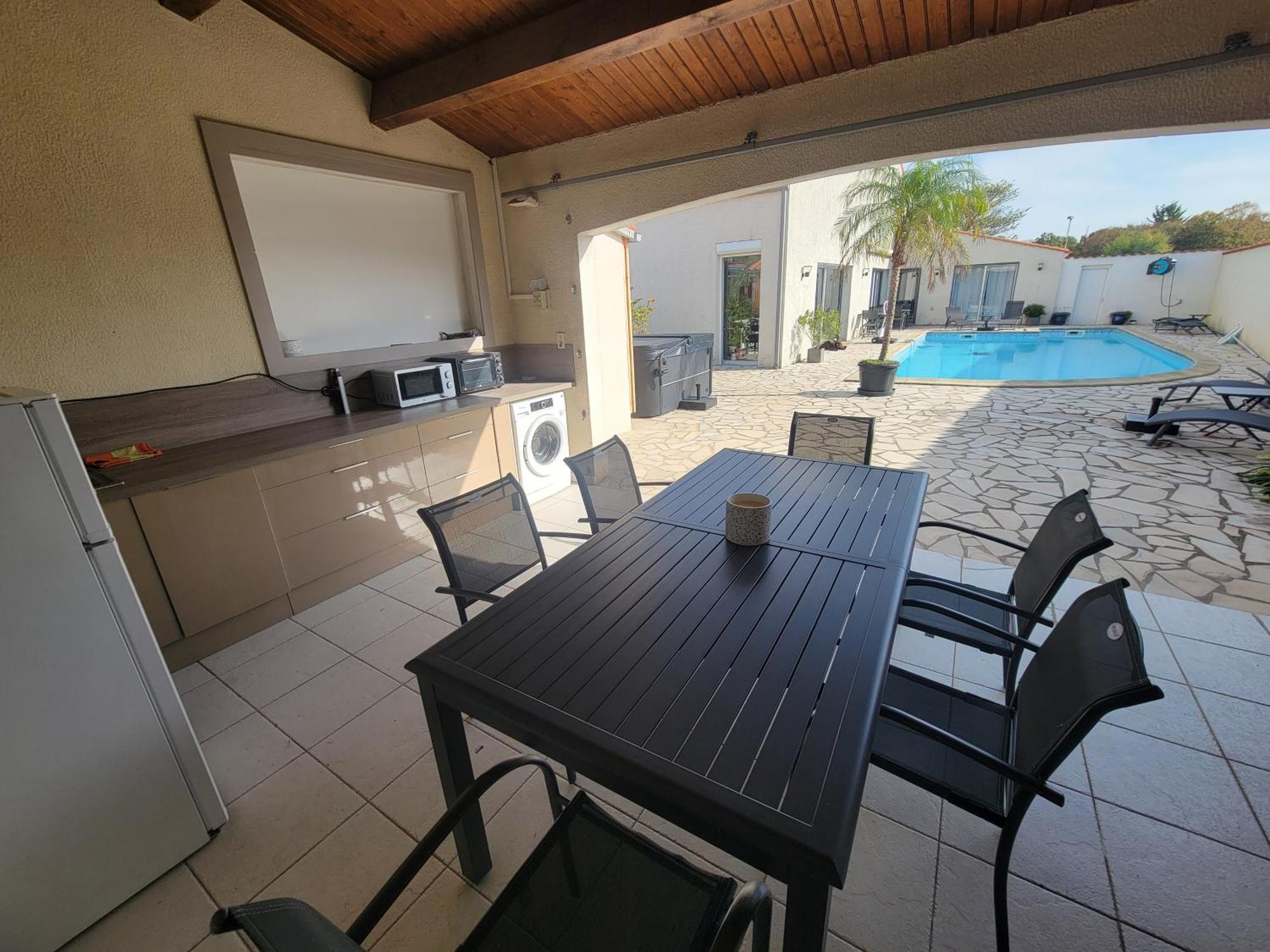 Les Pertuis Rochelais Bed & Breakfast Perigny  Exterior photo
